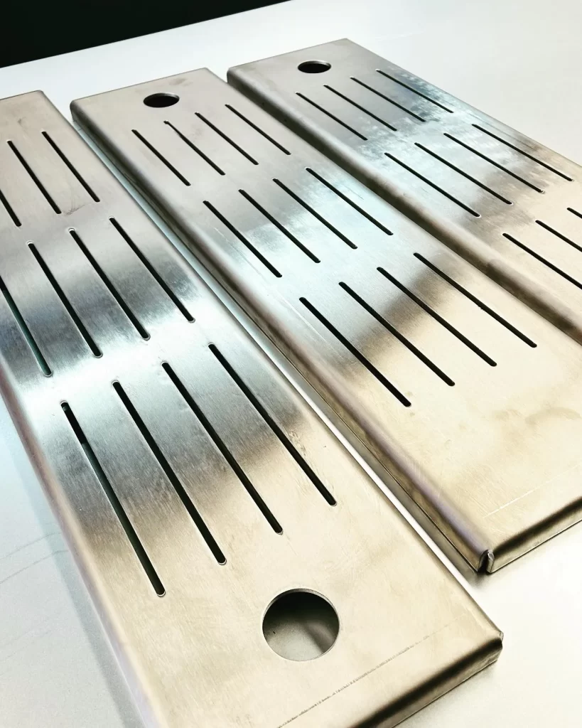 Degraus em aço inox para piscina